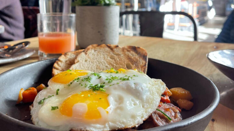 A brunch served at the Committee