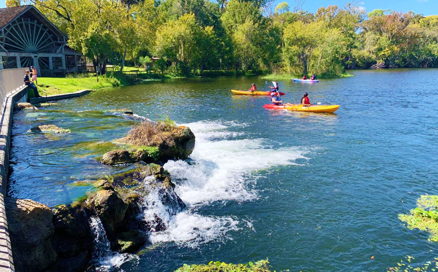 View of people kayaking in De Leon Springs