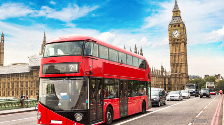 View of the double decker bus in front of the Big Ben