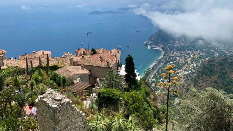 Overlooking view of the coastline of Èze on the French Riviera