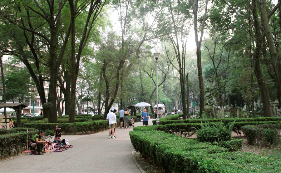 View of people in Parque Mexico