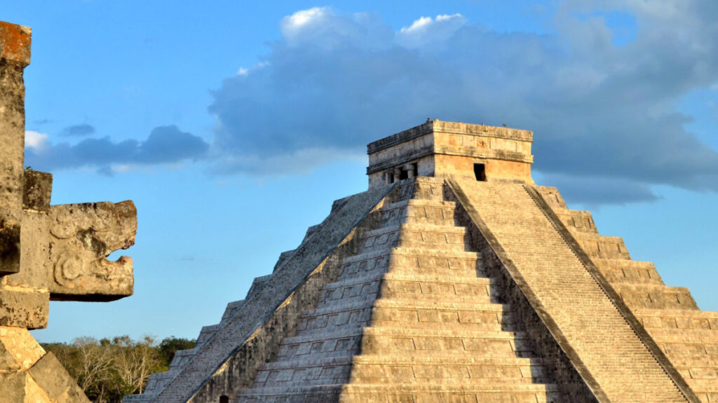 The shadow of a serpent depicted on El Castillo at Chichén Itzá