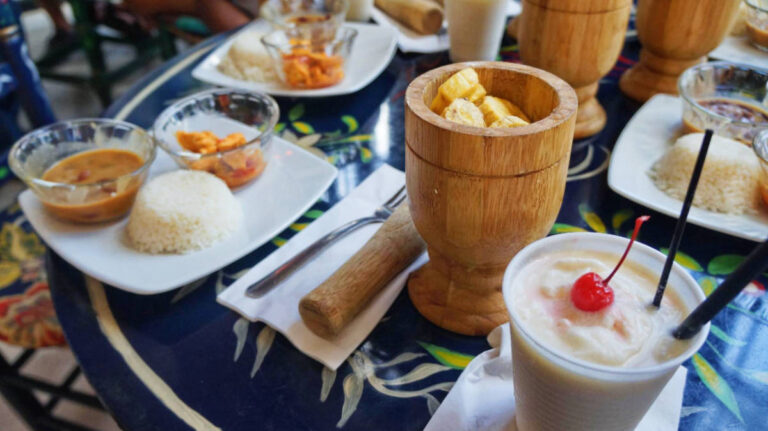 Foods and drinks available at Trianna’s