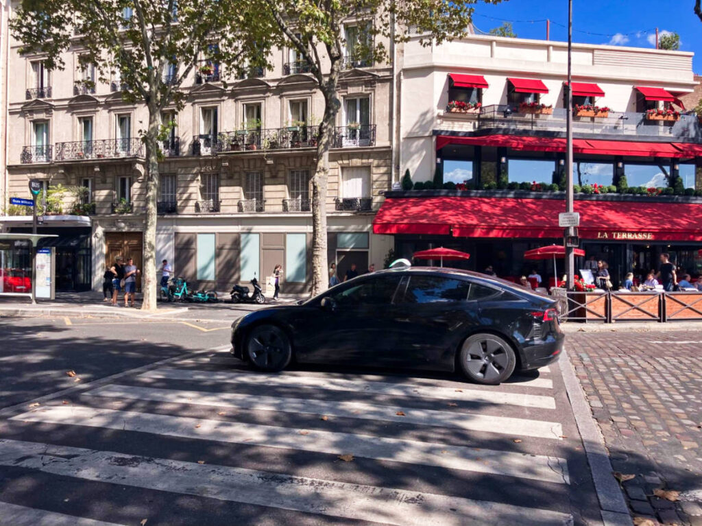 View of the car crossing the street in École Militaire