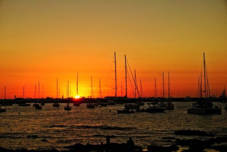 Scenic view of the sunset over Punta Del Este beach