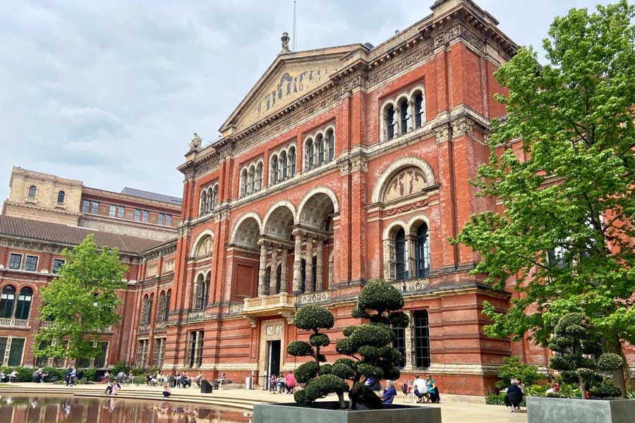 View from the outside of Victoria and Albert Museum
